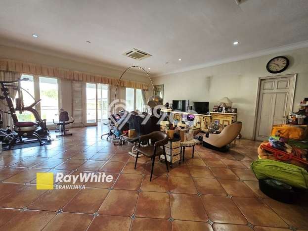 Rumah kawasan , Siap Huni, 6 KT, Akses Jakarta Selatan, Jakarta Selatan, LT 2700m2m² Bangunan 1000m2m² Rumah kawasan , Siap Huni, 6 KT, Akses Jakarta Selatan, Jakarta Selatan, LT 2700m2m² Bangunan 1000m2m²