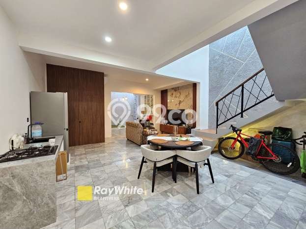 Rumah Mewah LB 300m2 Siap Huni Desain Elegan di Lebak Bulus, Jakarta Selatan Rumah Mewah LB 300m2 Siap Huni Desain Elegan di Lebak Bulus, Jakarta Selatan