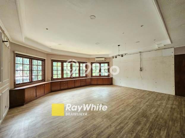 Rumah Modern Dikontrakkan di Kebayoran Baru Jakarta Selatan Lokasi Sangat Strategis Rumah Modern Dikontrakkan di Kebayoran Baru Jakarta Selatan Lokasi Sangat Strategis