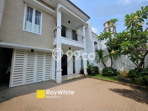 Rumah Mewah LB 350m2 Siap Pakai Desain Elegan di Pejaten, Jakarta Selatan Rumah Mewah LB 350m2 Siap Pakai Desain Elegan di Pejaten, Jakarta Selatan