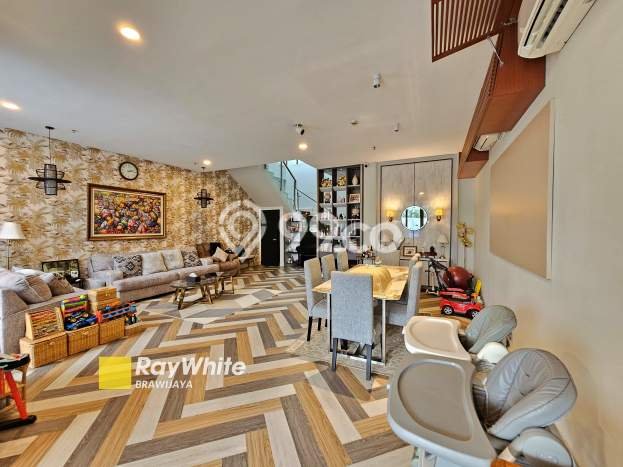 Hunian Mewah Siap Huni LT 303m2 di Kebayoran Baru, Jakarta Selatan Hunian Mewah Siap Huni LT 303m2 di Kebayoran Baru, Jakarta Selatan