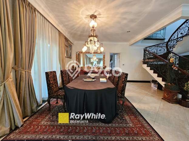 Rumah kawasan , Siap Huni, 6 KT, Akses Jakarta Selatan, Jakarta Selatan, LT 2700m2m² Bangunan 1000m2m² Rumah kawasan , Siap Huni, 6 KT, Akses Jakarta Selatan, Jakarta Selatan, LT 2700m2m² Bangunan 1000m2m²