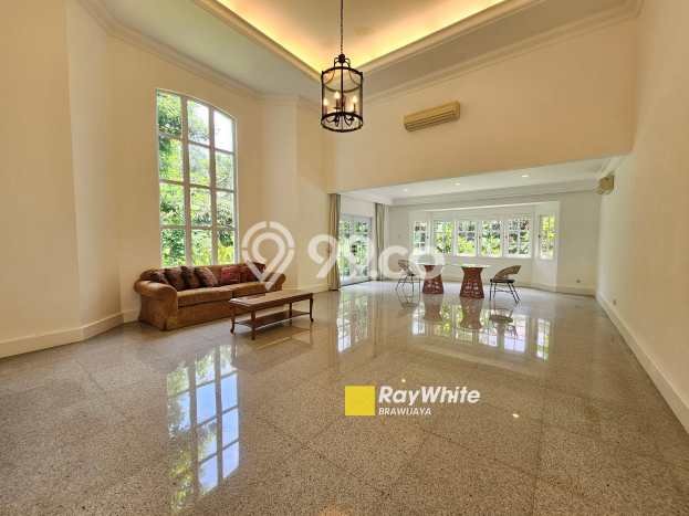 Hunian Mewah LB 900m2 Siap Pakai Desain Elegan di Kemang, Jakarta Selatan Hunian Mewah LB 900m2 Siap Pakai Desain Elegan di Kemang, Jakarta Selatan