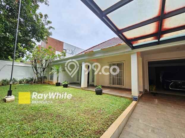 PRIME PROPERTY! Rumah area Kebayoran Baru, 3 KT, Lingkungan Premium, Luas 400m² Bangunan 250m² PRIME PROPERTY! Rumah area Kebayoran Baru, 3 KT, Lingkungan Premium, Luas 400m² Bangunan 250m²