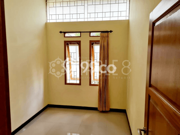 Jual Rumah Strategis Bagus Punya 3 KT di Antapani Bandung SHM Jual Rumah Strategis Bagus Punya 3 KT di Antapani Bandung SHM