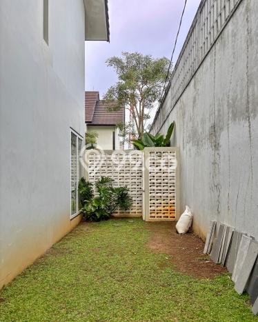 Rumah Elit Modern Tanpa Renovasi di Bintaro Tangerang Selatan Rumah Elit Modern Tanpa Renovasi di Bintaro Tangerang Selatan