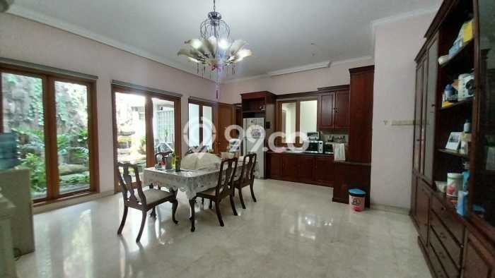 Rumah Terawat kawasan Lebak Bulus, Jakarta Selatan, LT 354m² Bangunan 316m² DIJUAL CEPAT! Rumah Terawat kawasan Lebak Bulus, Jakarta Selatan, LT 354m² Bangunan 316m² DIJUAL CEPAT!