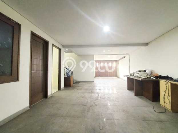 BEST DEAL! Rumah Untuk Investasi di Jati Padang, Luas 176m² LB 400m² BEST DEAL! Rumah Untuk Investasi di Jati Padang, Luas 176m² LB 400m²