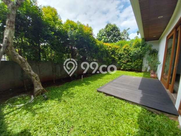 Rumah Elit Modern Tanpa Renovasi di Pondok Indah Jakarta Selatan Rumah Elit Modern Tanpa Renovasi di Pondok Indah Jakarta Selatan