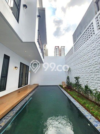 Rumah Eksklusif Dijual LT 330m2 di Cilandak, Jakarta Selatan Rumah Eksklusif Dijual LT 330m2 di Cilandak, Jakarta Selatan