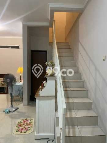 Rumah Modern 4 KT di Cirendeu Jakarta Selatan Unfurnished Rumah Modern 4 KT di Cirendeu Jakarta Selatan Unfurnished