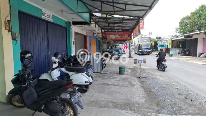 Ruko Bagus LT 109m2 LB 150m2 Dijual di Colomadu Karanganyar Ruko Bagus LT 109m2 LB 150m2 Dijual di Colomadu Karanganyar