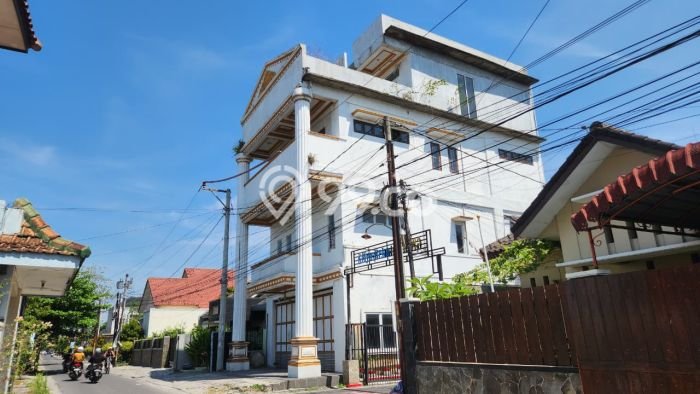 Rumah Strategis Modern Lb 502m2 di Baki, Sukoharjo Rumah Strategis Modern Lb 502m2 di Baki, Sukoharjo