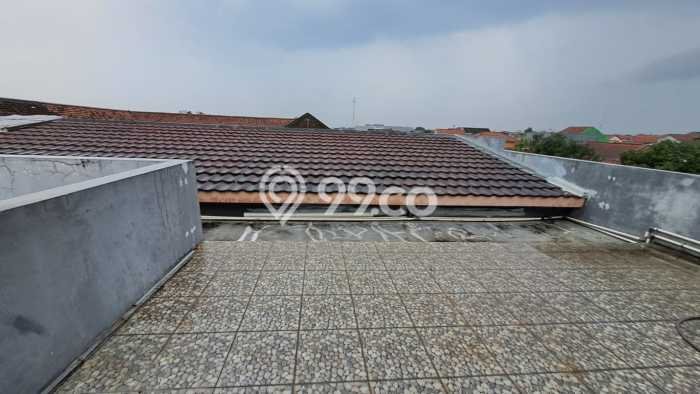 Unit Kost Dijual di Kawasan Kartasura Sukoharjo dengan 17 KT Unit Kost Dijual di Kawasan Kartasura Sukoharjo dengan 17 KT