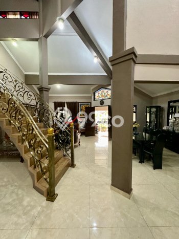 Rumah Mewah LB 400m2 Siap Huni Desain Elegan di Gandul, Depok Rumah Mewah LB 400m2 Siap Huni Desain Elegan di Gandul, Depok