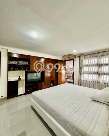 Siap Huni Rumah Mewah 4 Kamar di Kebayoran Baru Dekat ke Mana Pun Siap Huni Rumah Mewah 4 Kamar di Kebayoran Baru Dekat ke Mana Pun
