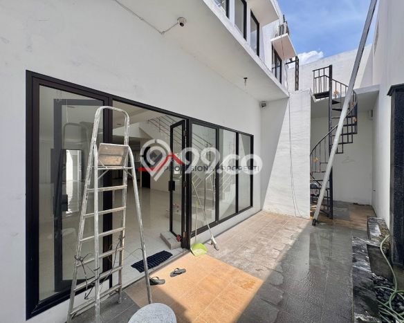 For Sale! Luxury House LT 240m2 Desain Modern di Rempoa Ciputat Timur For Sale! Luxury House LT 240m2 Desain Modern di Rempoa Ciputat Timur
