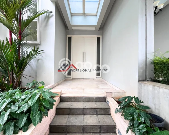 Hunian Elit LB 378m2 Siap Pakai Desain Elegan di Lebak Bulus, Jakarta Selatan Hunian Elit LB 378m2 Siap Pakai Desain Elegan di Lebak Bulus, Jakarta Selatan