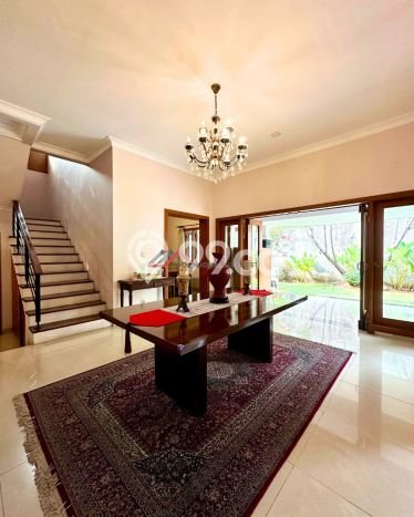 Ready to Use! Luxury House LT 576m2 Desain Modern di Lebak Bulus Ready to Use! Luxury House LT 576m2 Desain Modern di Lebak Bulus