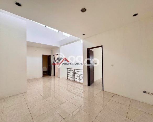 For Sale! Luxury House LT 240m2 Desain Modern di Rempoa Ciputat Timur For Sale! Luxury House LT 240m2 Desain Modern di Rempoa Ciputat Timur