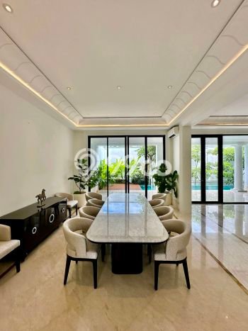 Dijual Rumah Mewah Exclusive di Kebayoran Baru, Jakarta Selatan Dijual Rumah Mewah Exclusive di Kebayoran Baru, Jakarta Selatan