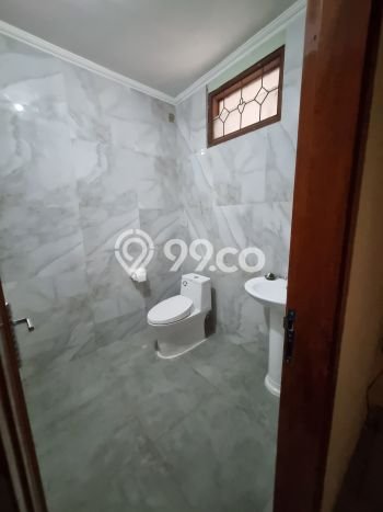 Rumah Minimalis 4 KT di Cibubur Jakarta Timur Semi Furnished Rumah Minimalis 4 KT di Cibubur Jakarta Timur Semi Furnished