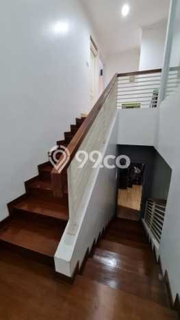 Rumah Elit LB 400m2 Siap Pakai Desain Elegan di Kota Wisata, Bogor Rumah Elit LB 400m2 Siap Pakai Desain Elegan di Kota Wisata, Bogor
