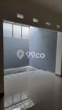 Rumah Luas Asri 3 KT Siap Pakai di Kota Wisata Bogor Rumah Luas Asri 3 KT Siap Pakai di Kota Wisata Bogor