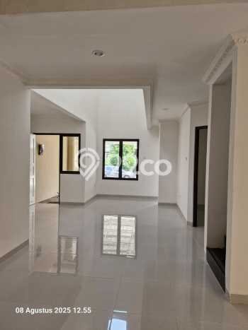 Rumah Modern 4 Kamar LT 144m2 di Kota Wisata Rumah Modern 4 Kamar LT 144m2 di Kota Wisata