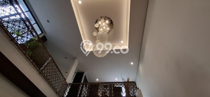 Ready to Use! Luxury House LT 380m2 Desain Modern di Kota Wisata Ready to Use! Luxury House LT 380m2 Desain Modern di Kota Wisata