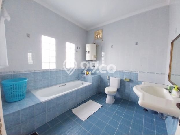 Rumah Modern 3 KT di Kota Wisata Jakarta Timur Unfurnished Rumah Modern 3 KT di Kota Wisata Jakarta Timur Unfurnished