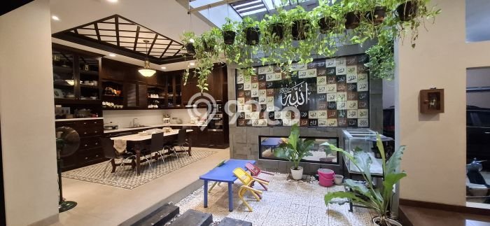 Ready to Use! Luxury House LT 380m2 Desain Modern di Kota Wisata Ready to Use! Luxury House LT 380m2 Desain Modern di Kota Wisata