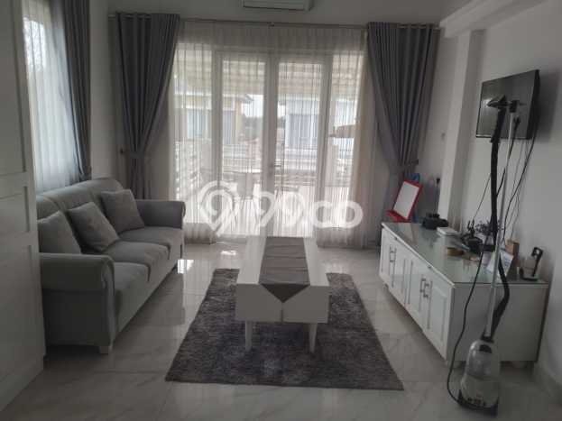 Rumah LT 180m² di Kota Wisata, Jakarta Timur - Akses Mudah Rumah LT 180m² di Kota Wisata, Jakarta Timur - Akses Mudah