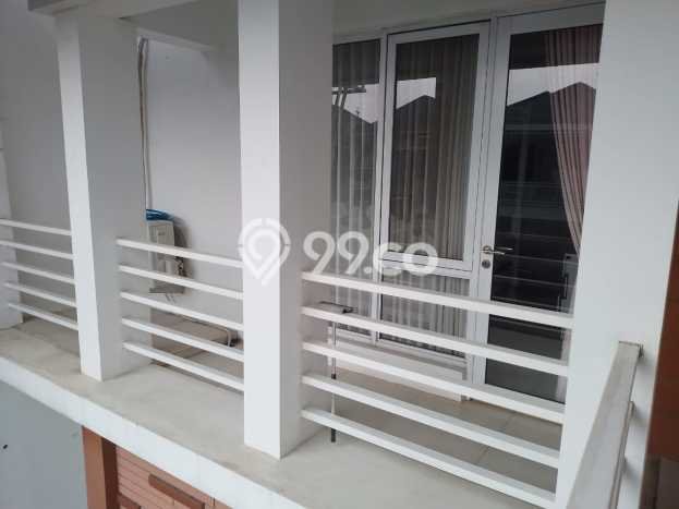 Rumah LT 180m² di Kota Wisata, Jakarta Timur - Akses Mudah Rumah LT 180m² di Kota Wisata, Jakarta Timur - Akses Mudah