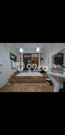 Dijual Rumah Mewah Megah Dengan View Eksklusif di Pejaten, Jakarta Selatan Dijual Rumah Mewah Megah Dengan View Eksklusif di Pejaten, Jakarta Selatan