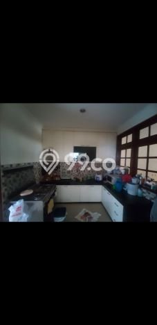 Ready to Use! Luxury House LT 240m2 Desain Elegan di Kota Wisata Ready to Use! Luxury House LT 240m2 Desain Elegan di Kota Wisata