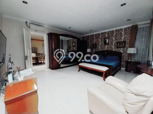 Rumah Luxury Modern Tanpa Renovasi di Kota Wisata Jakarta Timur Rumah Luxury Modern Tanpa Renovasi di Kota Wisata Jakarta Timur