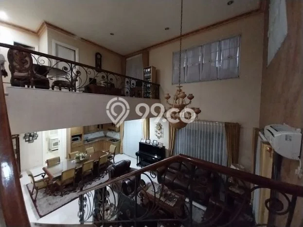 Rumah Luxury Modern Tanpa Renovasi di Kota Wisata Jakarta Timur Rumah Luxury Modern Tanpa Renovasi di Kota Wisata Jakarta Timur