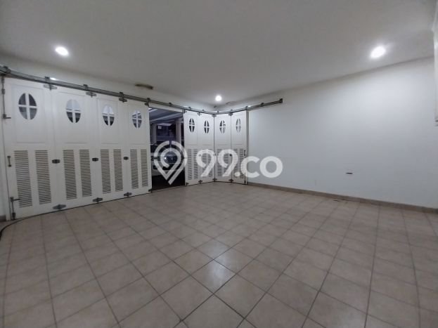 Rumah Luxury Modern Tanpa Renovasi di Kota Wisata Jakarta Timur Rumah Luxury Modern Tanpa Renovasi di Kota Wisata Jakarta Timur