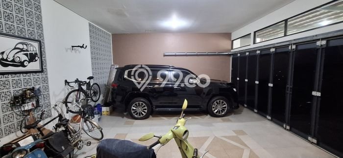 Rumah Elit Modern Tanpa Renovasi di Kota Wisata Jakarta Timur Rumah Elit Modern Tanpa Renovasi di Kota Wisata Jakarta Timur