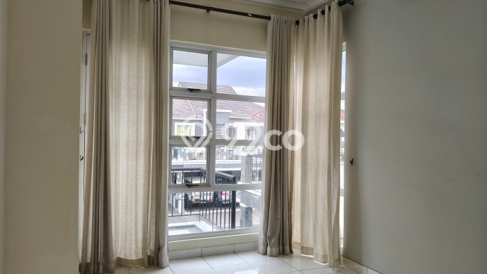 Ready to Use! Premium House LT 200m2 Desain Elegan di Kota Wisata Ready to Use! Premium House LT 200m2 Desain Elegan di Kota Wisata