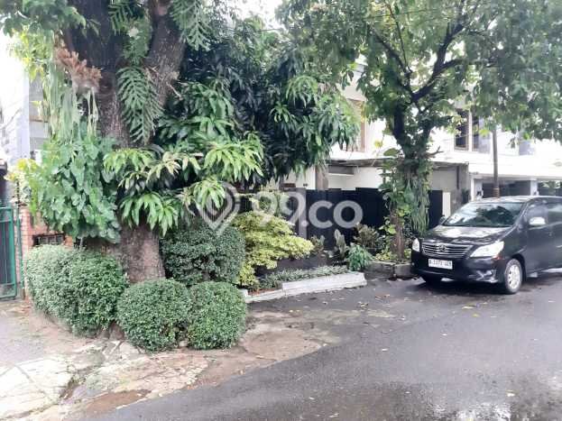 DIJUAL CEPAT! Rumah Nyaman area Kebayoran Baru, Jakarta Selatan, Luas 249m² LB 300m² BISA KPR! DIJUAL CEPAT! Rumah Nyaman area Kebayoran Baru, Jakarta Selatan, Luas 249m² LB 300m² BISA KPR!