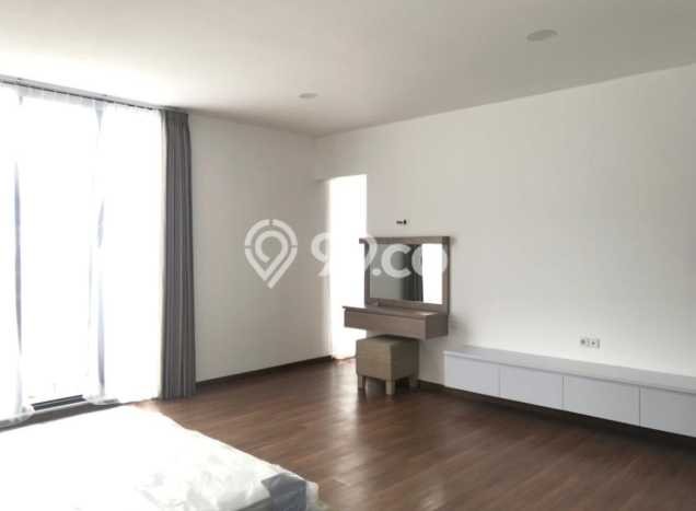 Rumah di Kemang, 3 KT, Area Asri, LT 151m² Bangunan 278m² Rumah di Kemang, 3 KT, Area Asri, LT 151m² Bangunan 278m²