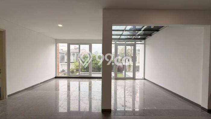 Dijual Rumah Mewah Megah Dengan View Cantik di Alam Sutera, Tangerang Dijual Rumah Mewah Megah Dengan View Cantik di Alam Sutera, Tangerang