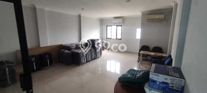 Area Ramai! Ruko Dijual di Jatinegara untuk Bisnis Luas Bangunan 231m2 Area Ramai! Ruko Dijual di Jatinegara untuk Bisnis Luas Bangunan 231m2