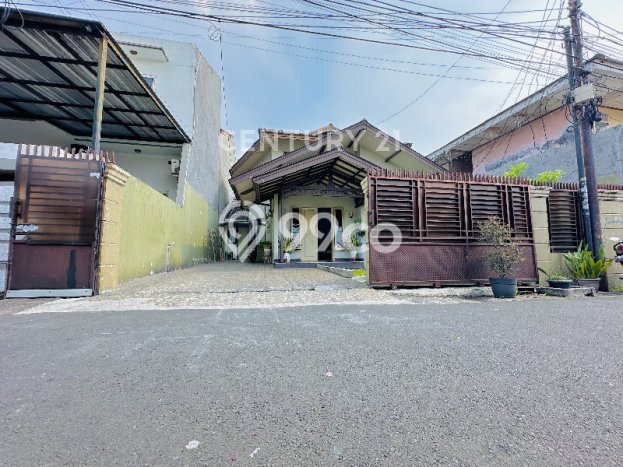 Jual Rumah Luas Elegan Dengan View Cantik di Otista, Jakarta Timur Jual Rumah Luas Elegan Dengan View Cantik di Otista, Jakarta Timur