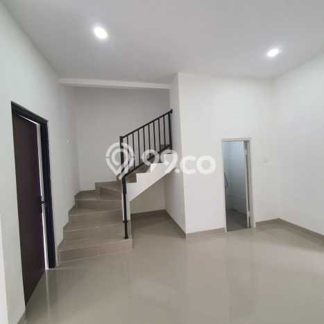 Jual Rumah Eksklusif 3 KT di Villa Melati Mas, Tangerang Selatan Jual Rumah Eksklusif 3 KT di Villa Melati Mas, Tangerang Selatan