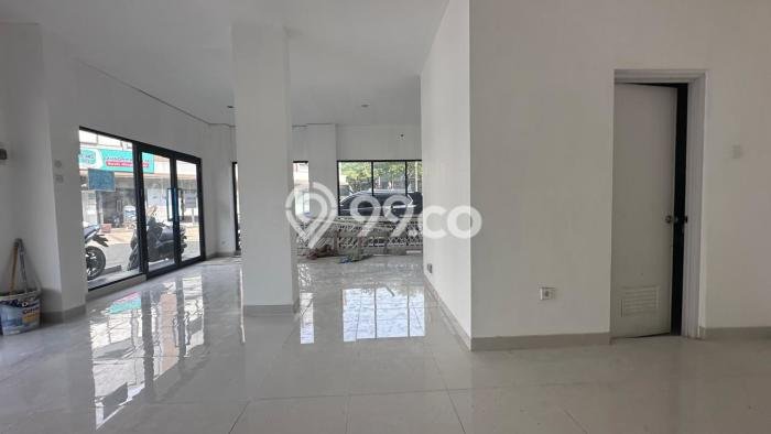 Ruko Usaha Dijual di BSD Tangerang Selatan LT 144m2 & LB 144m2 Ruko Usaha Dijual di BSD Tangerang Selatan LT 144m2 & LB 144m2