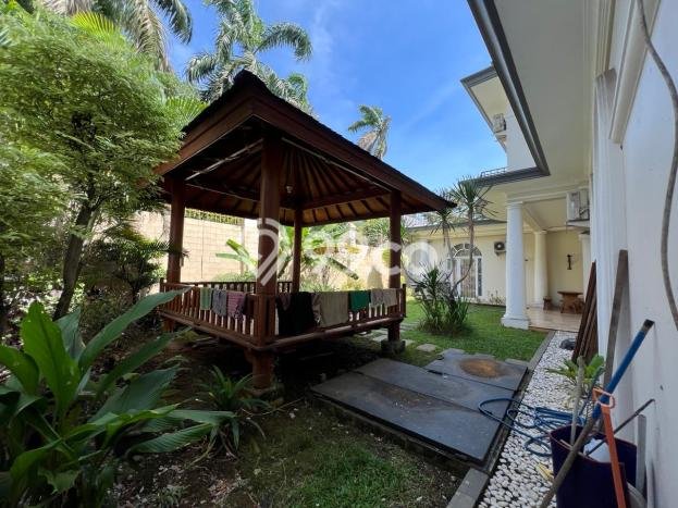 Siap Huni Rumah Mewah 5 Kamar di BSD Dekat ke Mana Pun Siap Huni Rumah Mewah 5 Kamar di BSD Dekat ke Mana Pun
