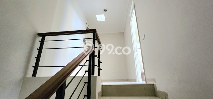 Rumah Elit Modern Tanpa Renovasi di Gading Serpong Tangerang Rumah Elit Modern Tanpa Renovasi di Gading Serpong Tangerang